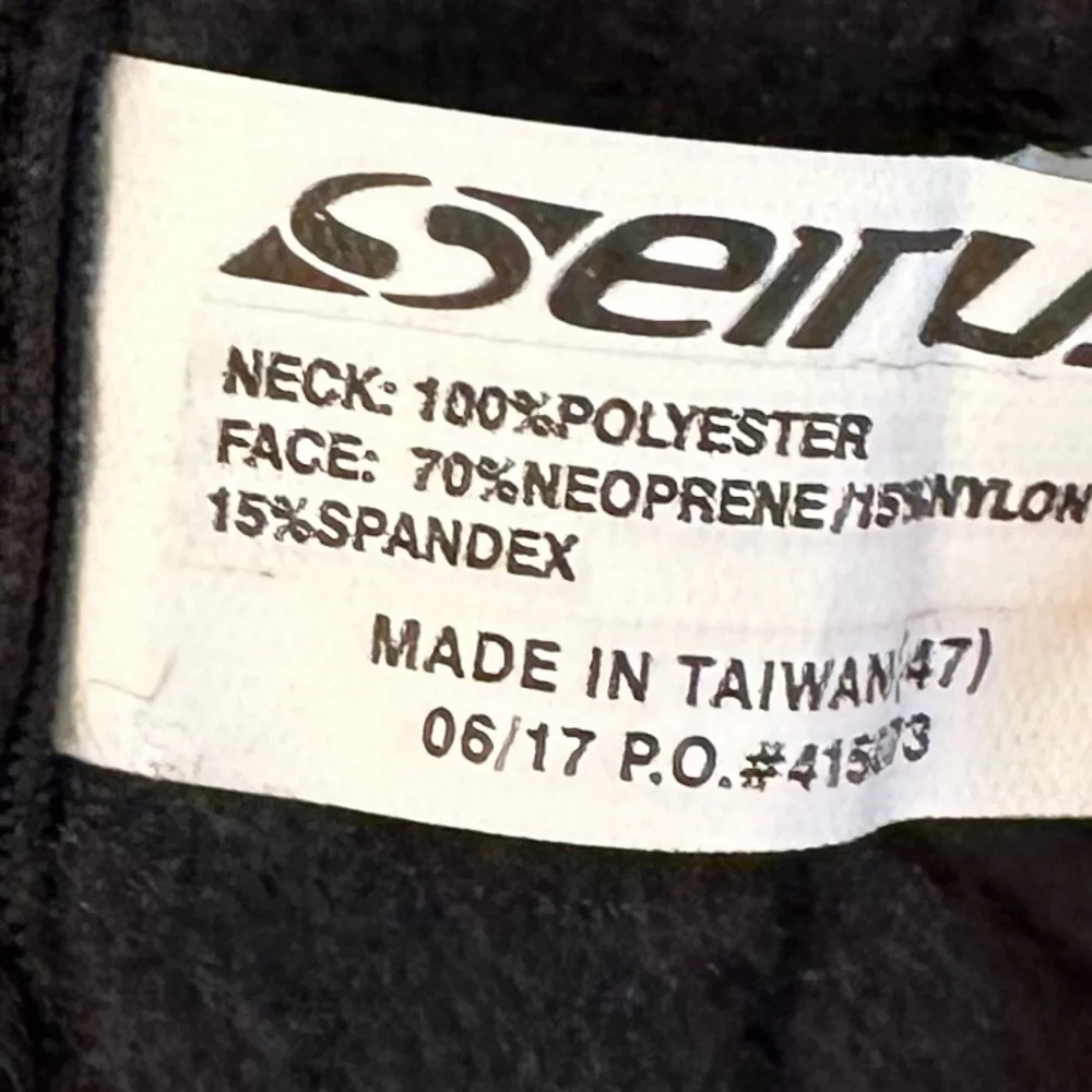 New With Tags Seirus Polartec Neofleece Combo Scarf in Black (size XSmall)